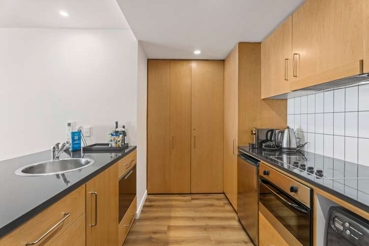 211/21 Stanley Street Queenstown_5