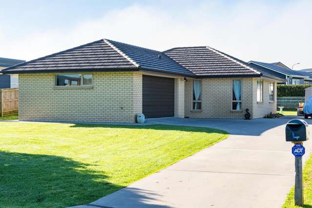 Low-maintenance living near the ocean