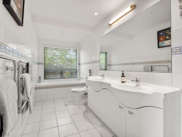 24 Esslin Road Surfdale_23