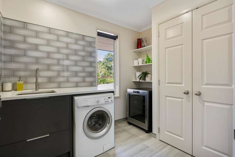 17 Kahia Lane Dairy Flat_28