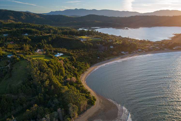 70 Lookout Road Parapara_16