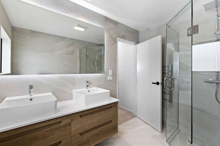 279 West Hoe Heights Orewa_11