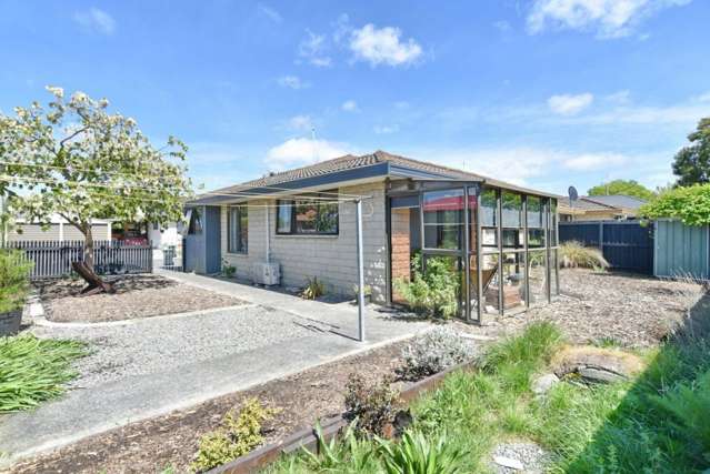 2/3 Flaxwood Lane Waltham_1