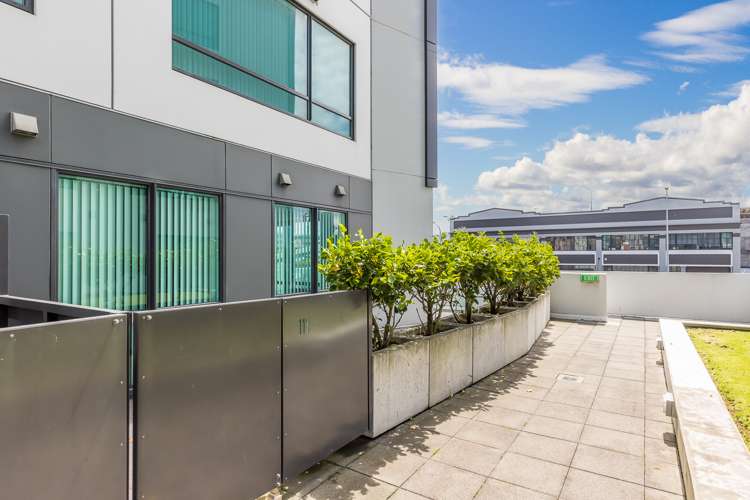 111/2 Dockside Lane Auckland Central_7
