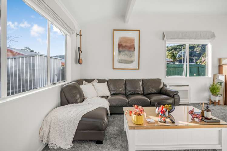 5 Glenbrook Grove Naenae_9