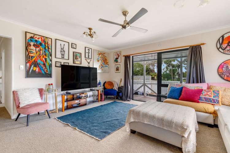 9a Robinson Avenue Holdens Bay_8