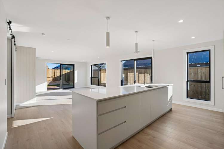 23 Rowe Drive, Hanley's Farm_1