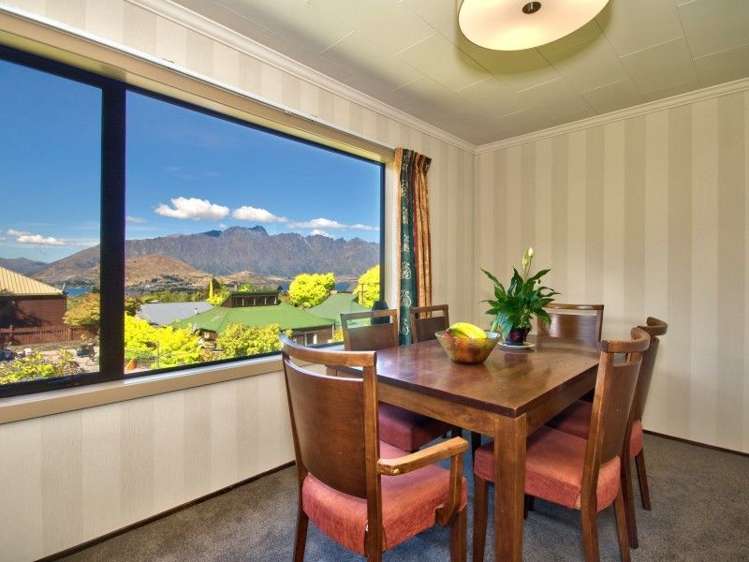 7 Greenstone Place Fernhill/Sunshine Bay_6