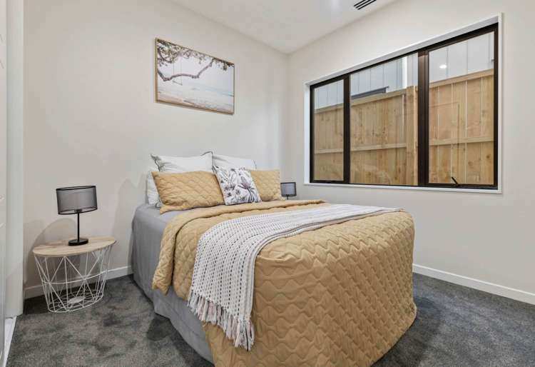 12 Woodacre Street Flat Bush_16