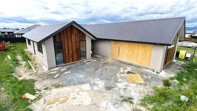 Top Spec, Great Location, Due March '26