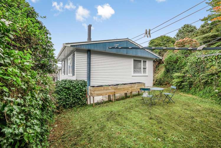 8 Harlow Grove Wainuiomata_18