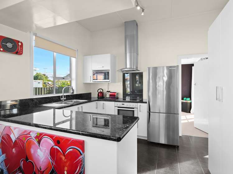 61 Botha Street Tainui_11