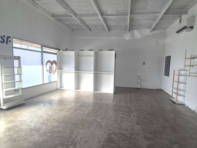 Shop 3, 215 Main Highway Otaki_1
