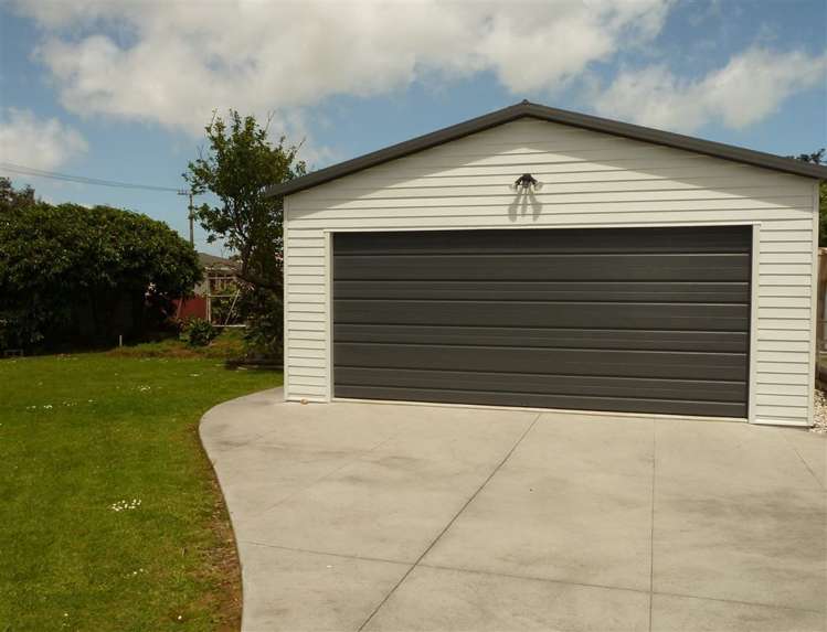 21 West Crescent Te Puru_24