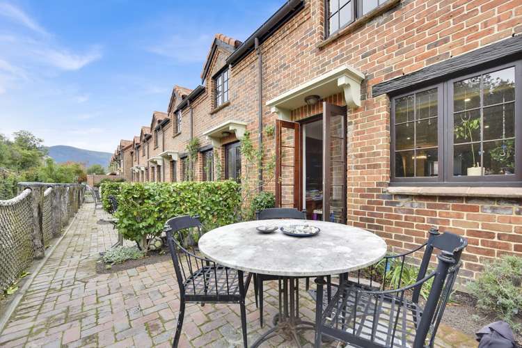 2/7 Quiet Woman Way Monaco_11