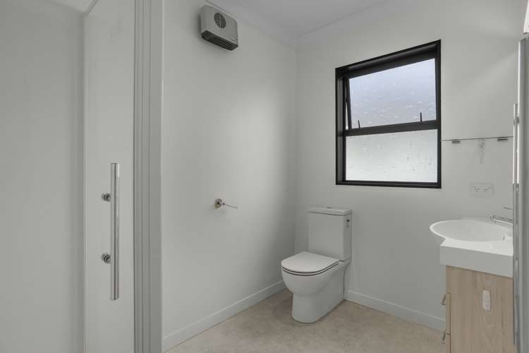 24 Glamis Avenue Strathmore Park_11