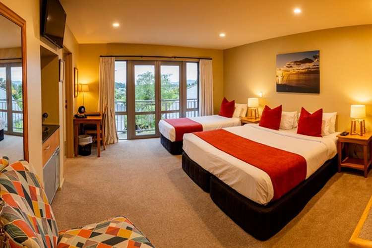 15 Main Road Fox Glacier_6