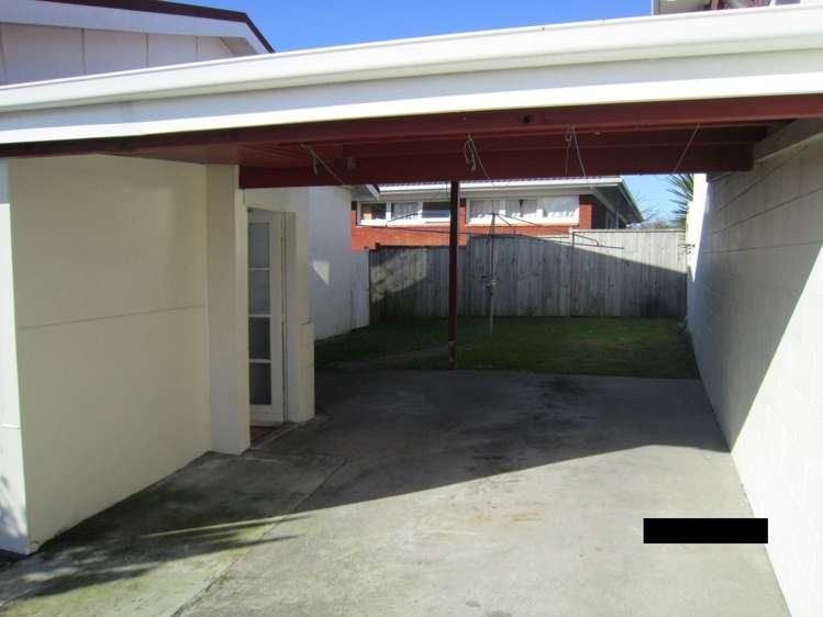 107 Mcleod Road Te Atatu South_12