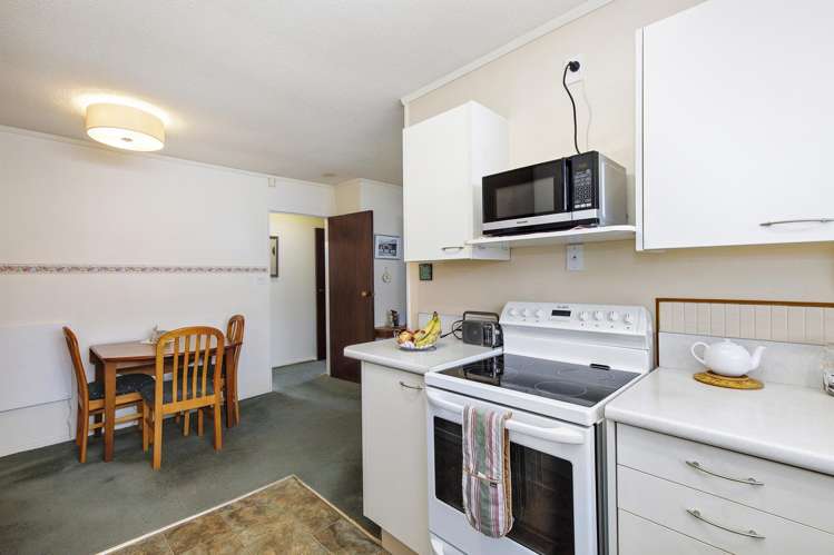 2/12 Birch Street Hutt Central_6