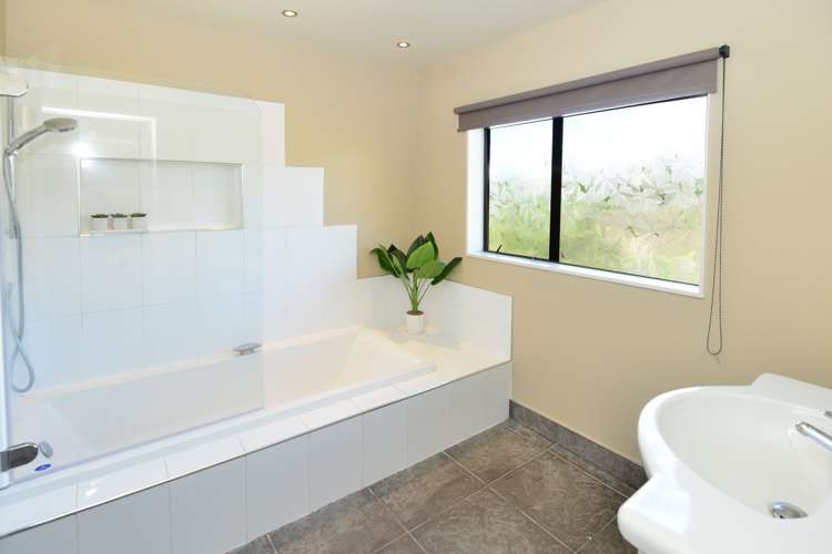 45 Polkinghorne Drive Manly_13