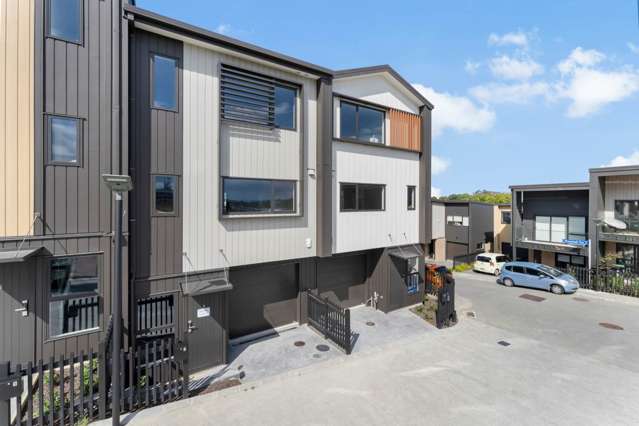 Modern Home with Rangi School Zone!