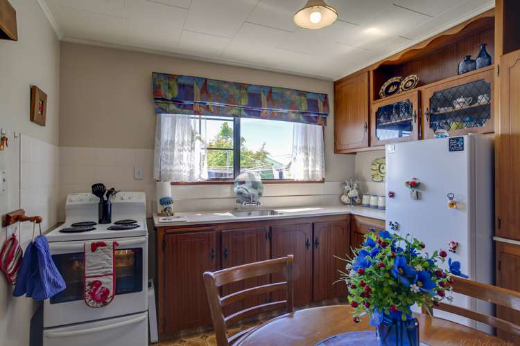 2/105 Le Cren Street Seaview_6