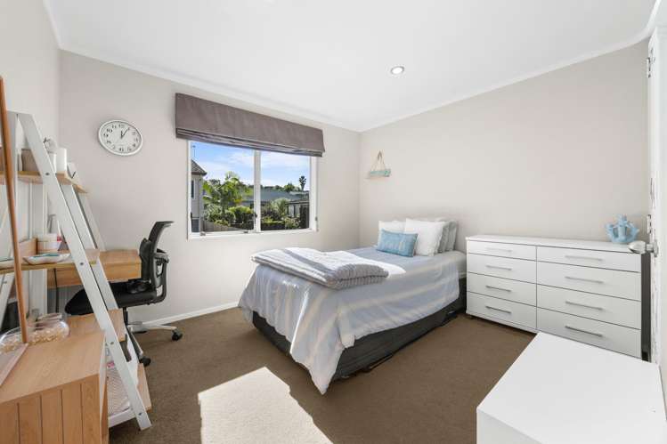 1/144 Bradbury Road Botany Downs_12