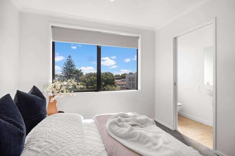 8/5 Peachgrove Road Te Atatu Peninsula_11