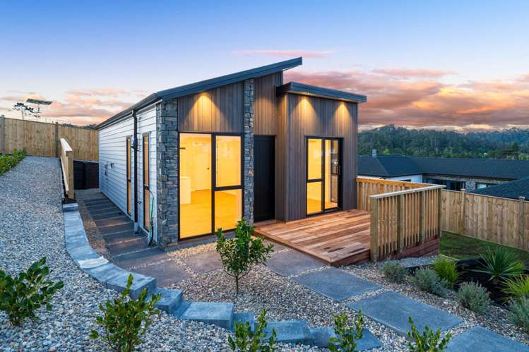 18 & 18a Katote Avenue Swanson_43