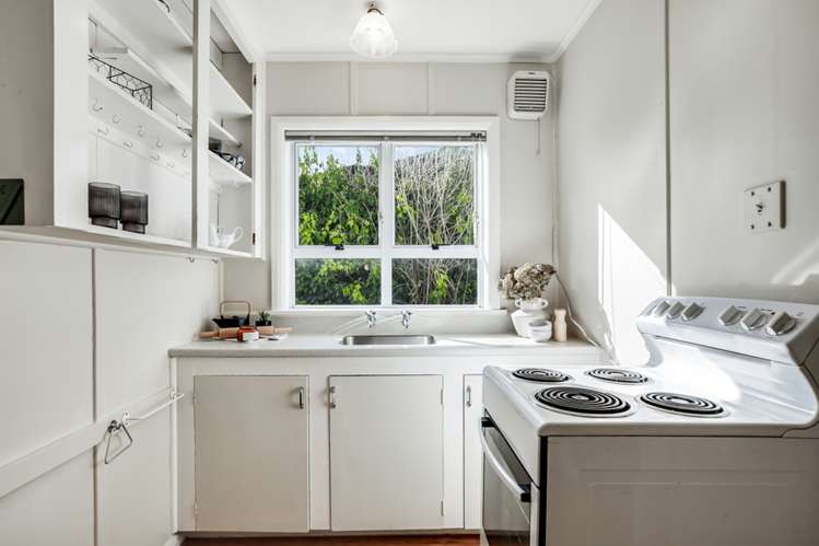 216 Fox Street Hamilton East_5