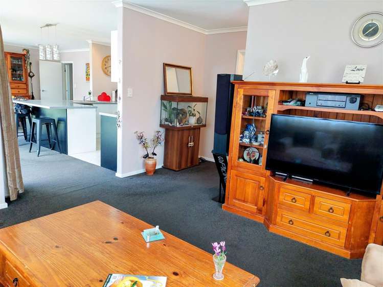 8 Muirfield Rise Te Kamo_6