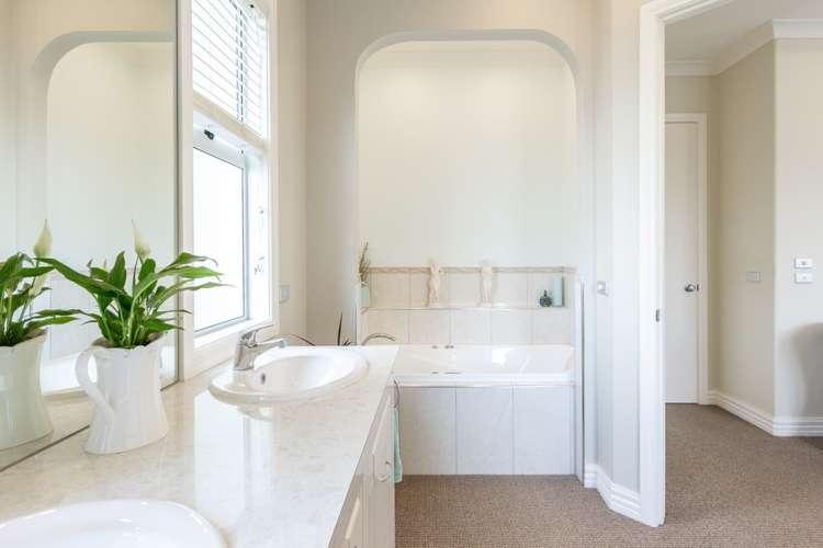 21 Hunter Drive Awatoto_12