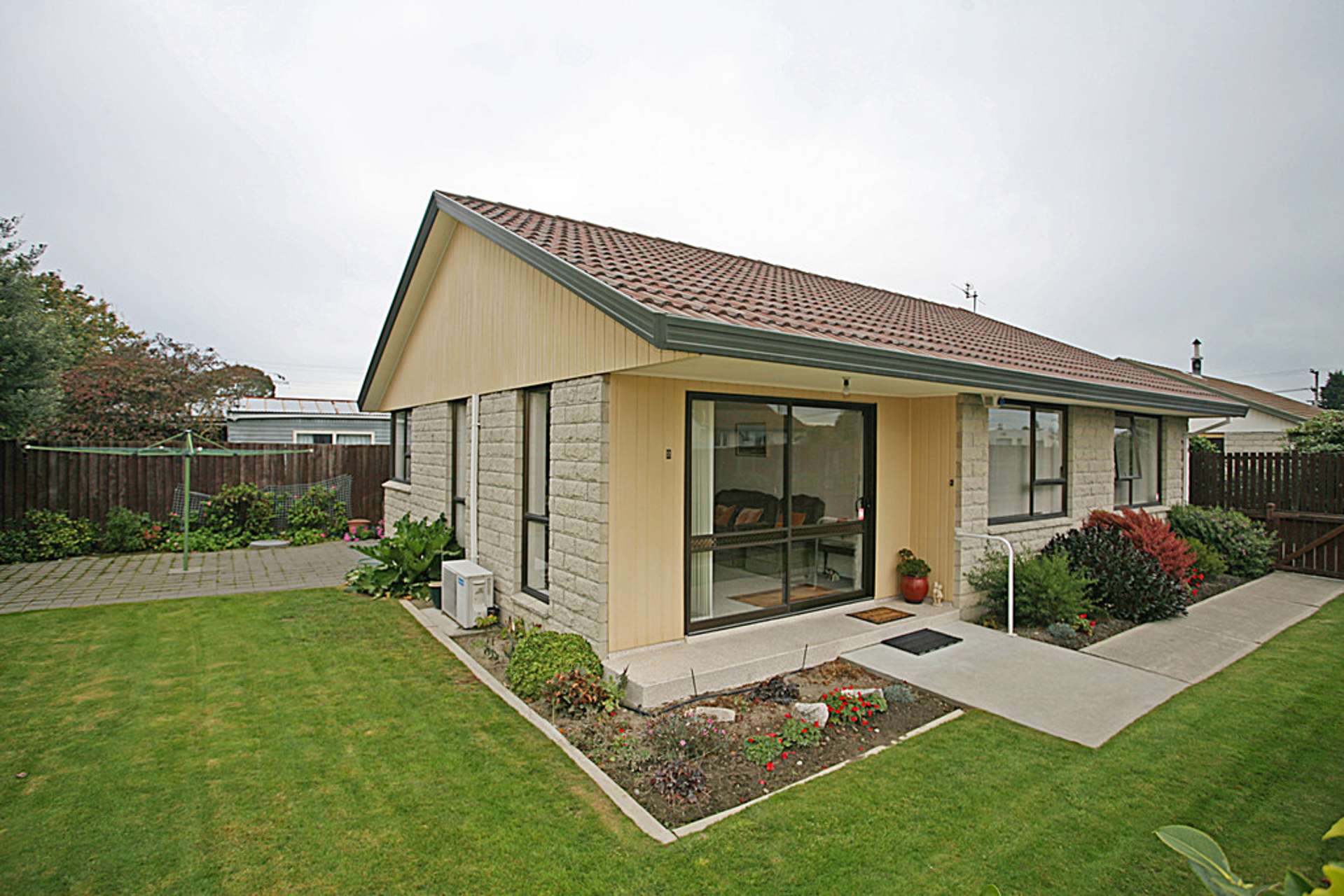 2/51 Neill Street Hornby_0