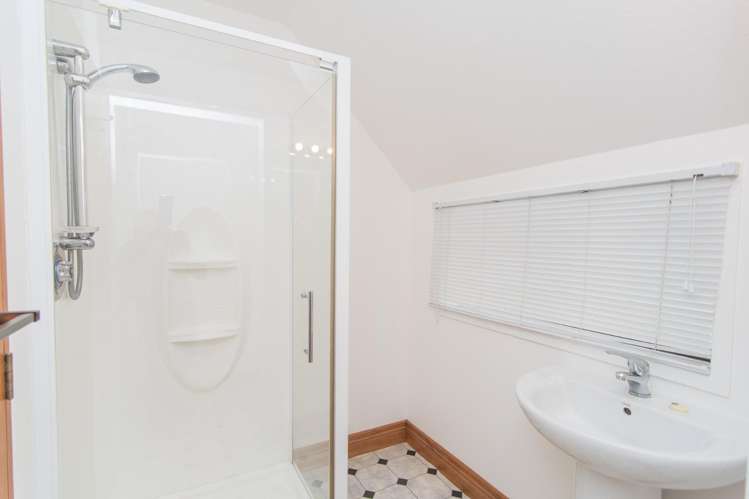 15B Kitchener Square 11278_7