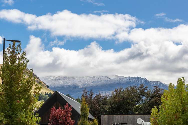 6 Longlands Street Dalefield/Wakatipu Basin_9