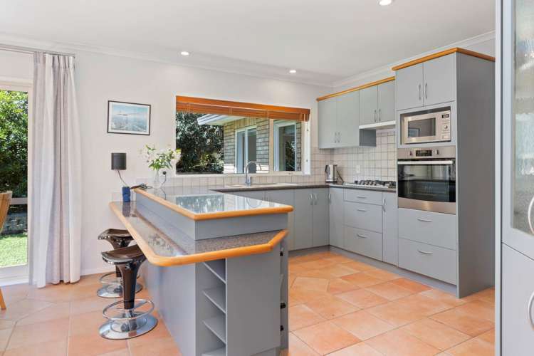 14 Margaret Henry Crescent Oteha_9