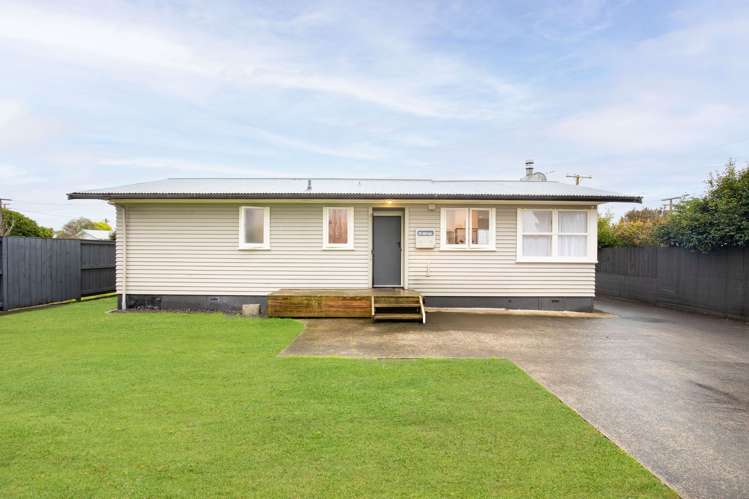 6 Colstone Street Glenview_20