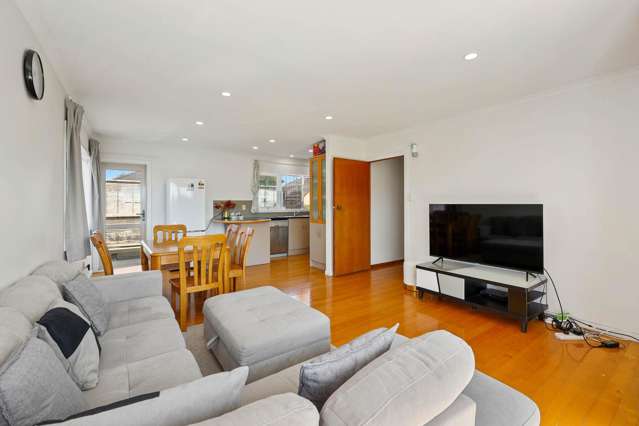 77 Macleans Road Bucklands Beach_3