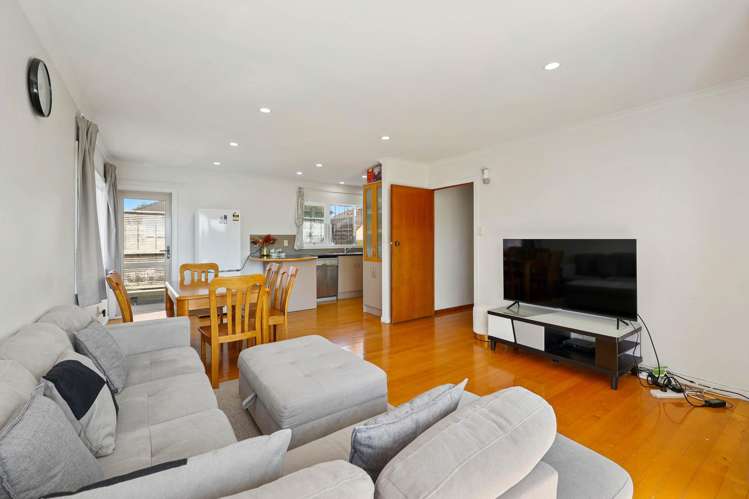 77 Macleans Road Bucklands Beach_3