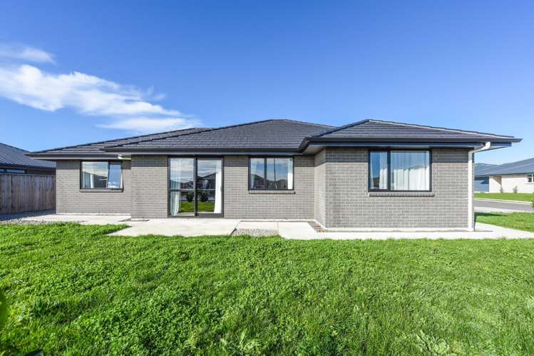 10 Esher Lane_4