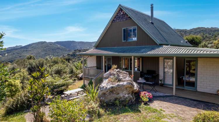 18 Lichen Grove Russell_16