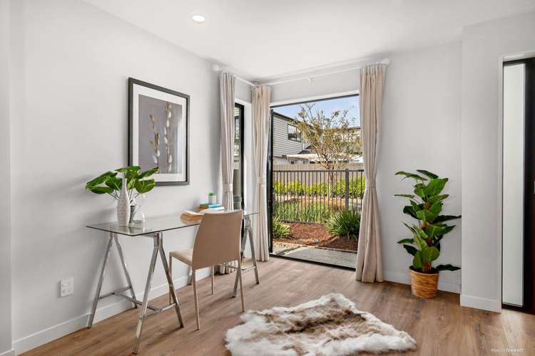 4 Henry Lloyd Place Silverdale_8