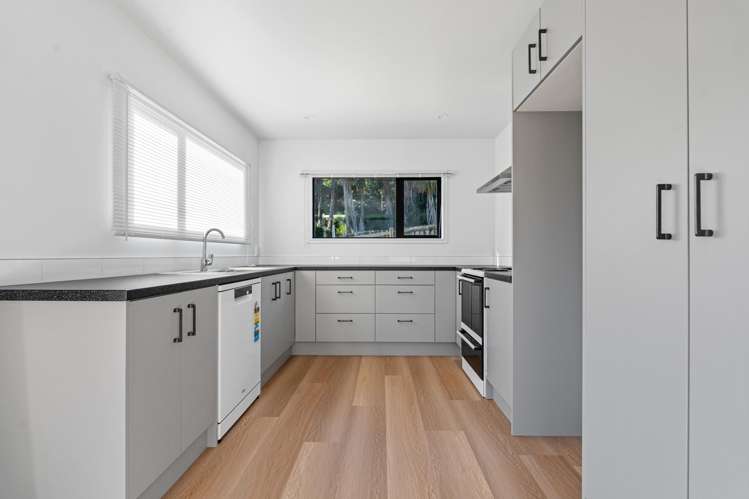 Units 1 and 2/10A Awanui Street Merrilands_21