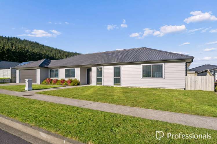 6 Jack Vaughan Grove Wainuiomata_23