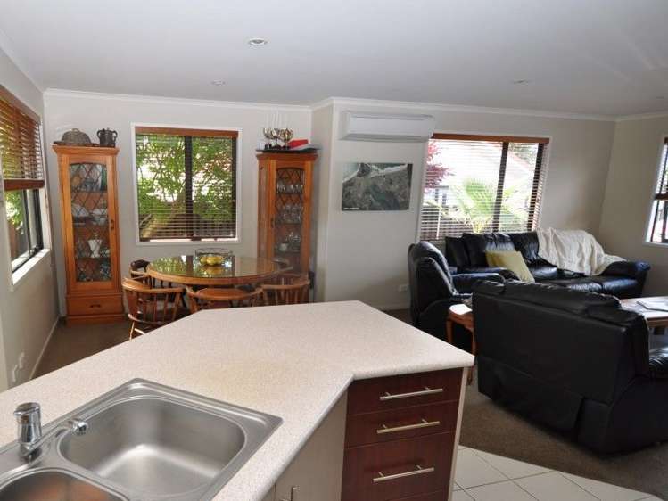 6 Crown Reef Pauanui_13