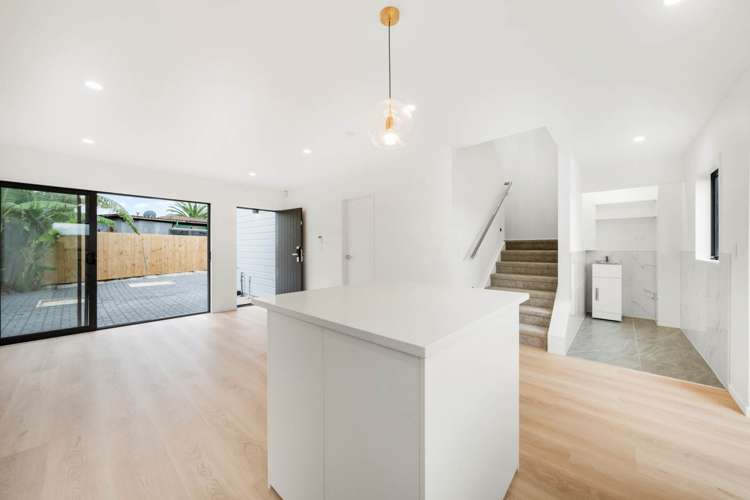 7a Agar Place Favona_14