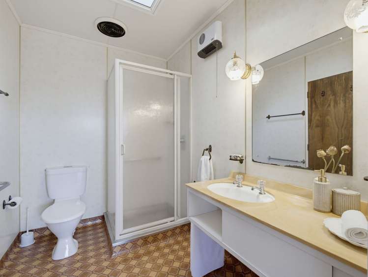 8 Manahi Avenue Kawaha Point_12