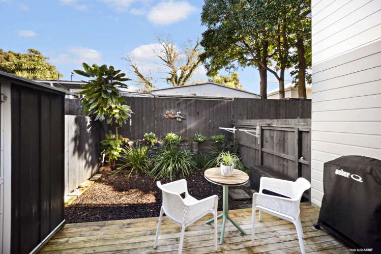 5B Beach Road Te Atatu Peninsula_16