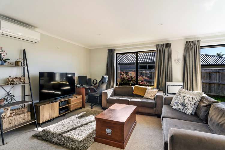 79 Washbourn Drive Richmond_6