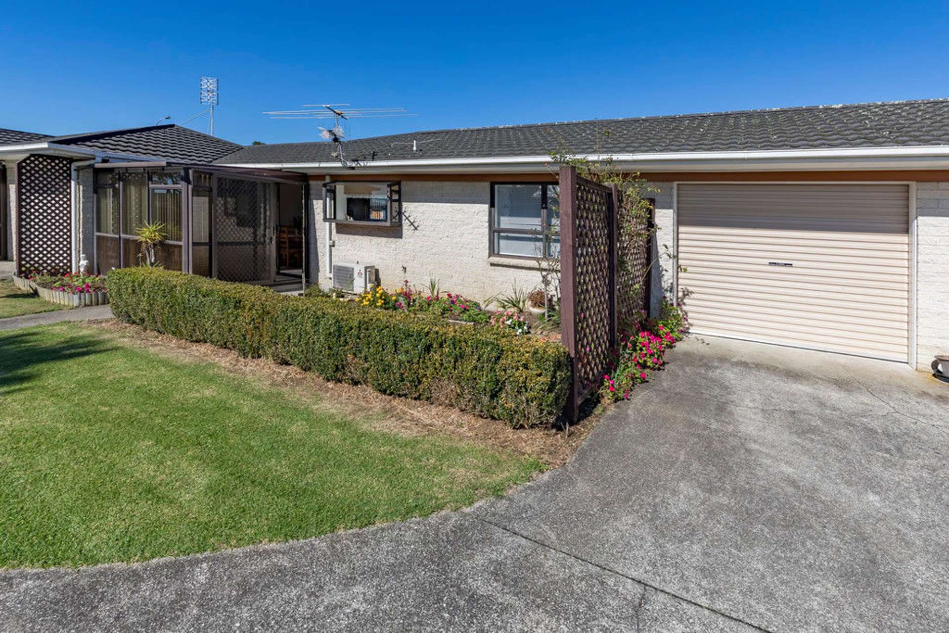 2/108 Edinburgh Street Pukekohe_0